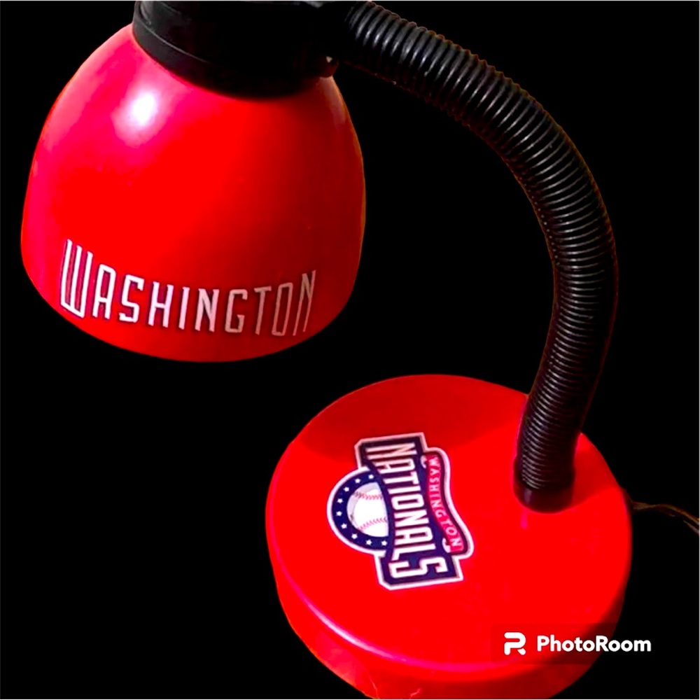 MLB Washington Nationals Desk Lamp.. Adjustable Goose Neck..